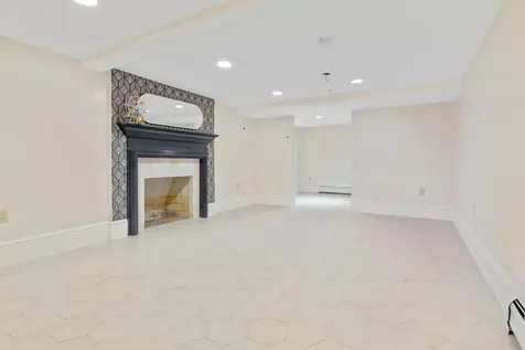 9 Conant Road Hanover NH 03755