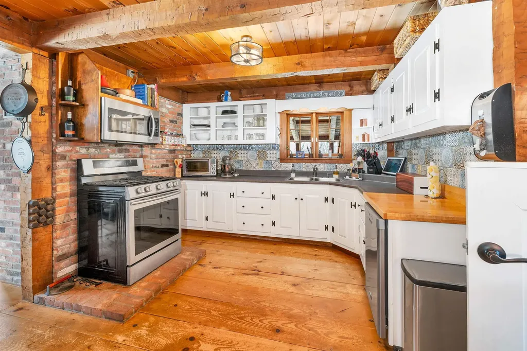 177 Woodman Road Sanbornton NH 03269