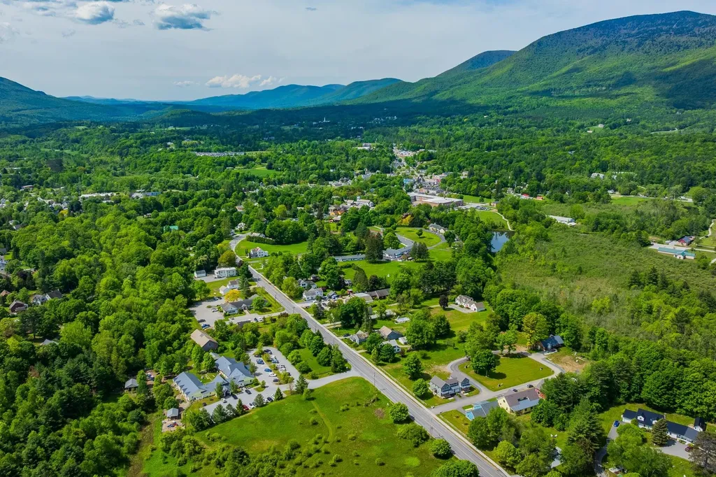 38 Jamesons Flats Manchester VT 05255