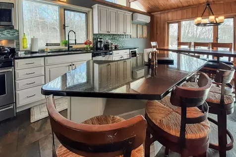 166 Robbins Hill Lane Hartford VT 05059