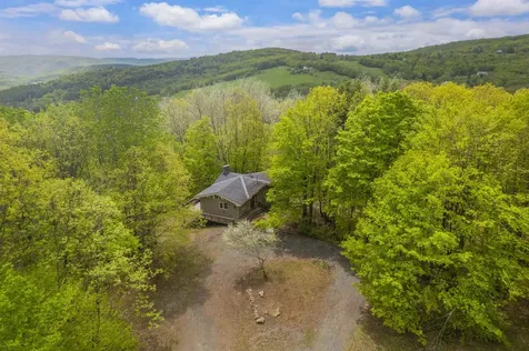 166 Robbins Hill Lane Hartford VT 05059