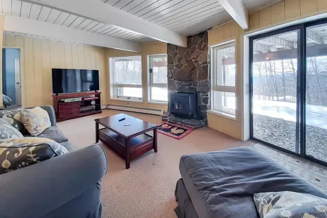 166 Robbins Hill Lane Hartford VT 05059