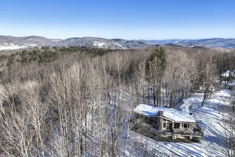 166 Robbins Hill Lane Hartford VT 05059