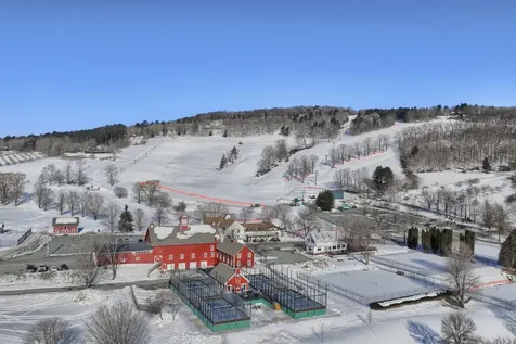 166 Robbins Hill Lane Hartford VT 05059