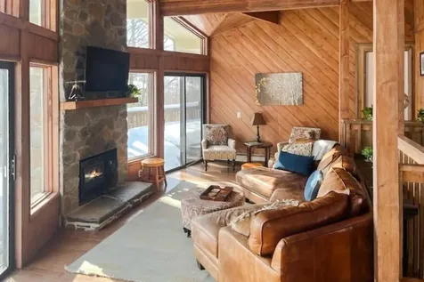 166 Robbins Hill Lane Hartford VT 05059