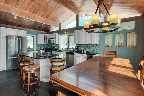 166 Robbins Hill Lane Hartford VT 05059