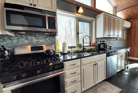 166 Robbins Hill Lane Hartford VT 05059