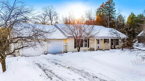 22 Fox Hollow Road Newbury NH 03255