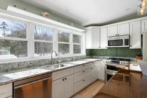 22 Fox Hollow Road Newbury NH 03255
