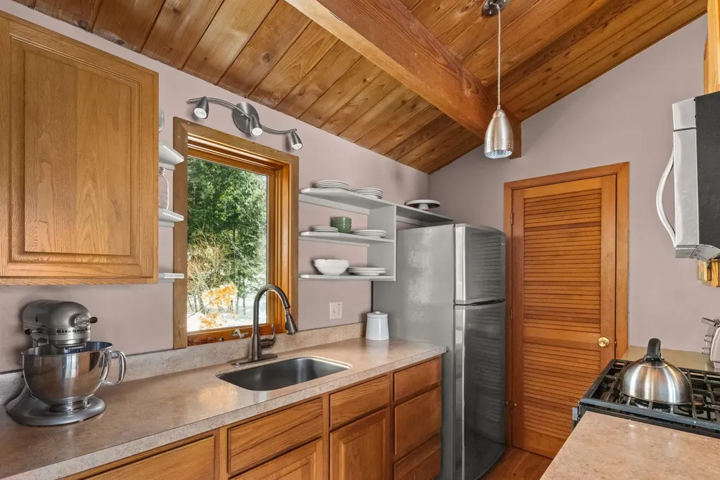 38 Gilcrist Road Stowe VT 05672