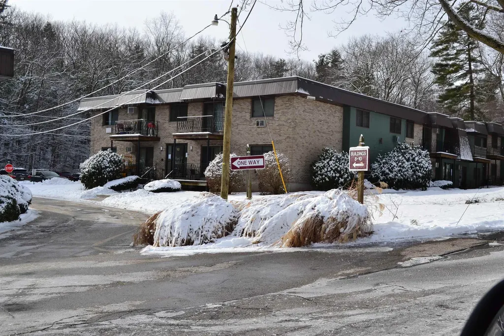 10 Strawberry Bank Road Nashua NH 03062