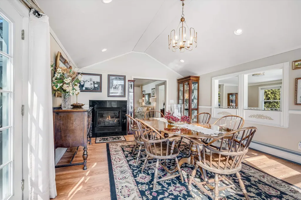 164 Chauncey Avenue Manchester NH 03104