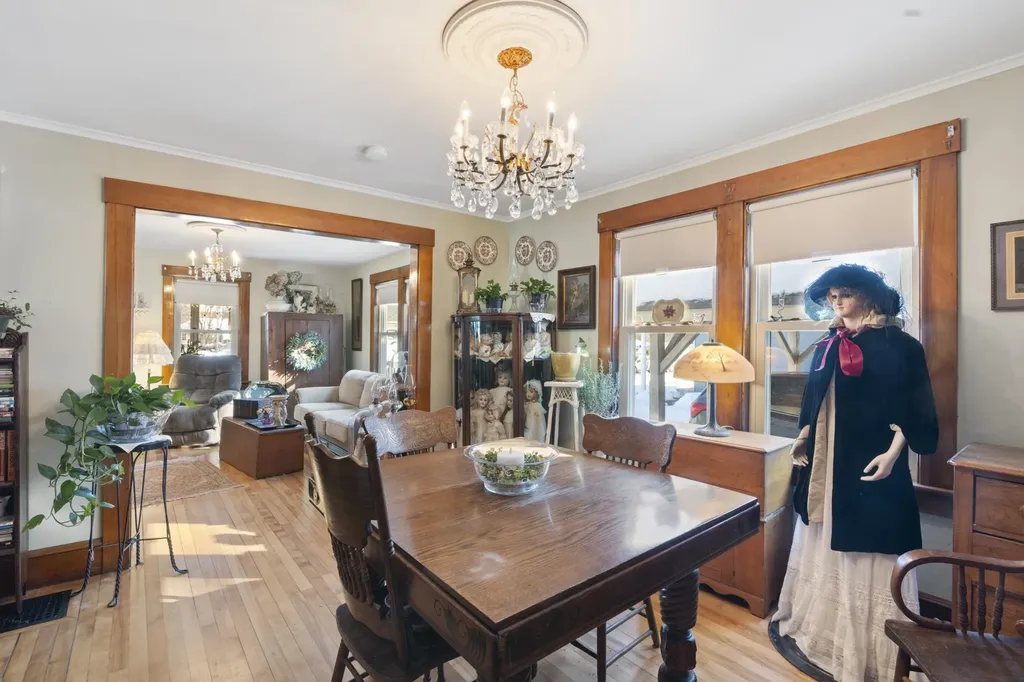 52 Belmont Avenue Brattleboro VT 05301