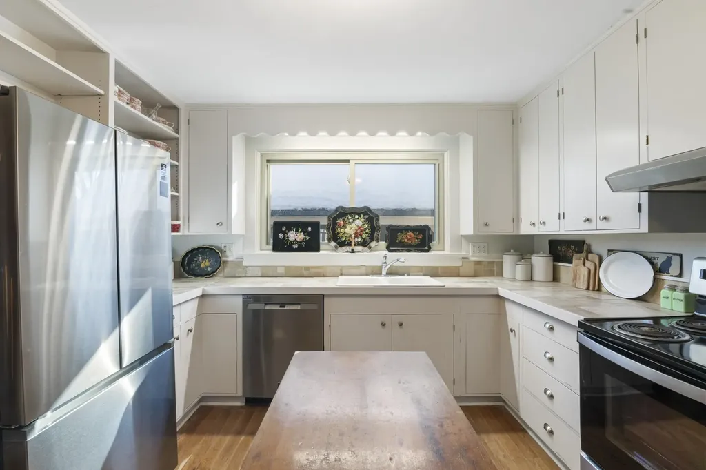 52 Belmont Avenue Brattleboro VT 05301