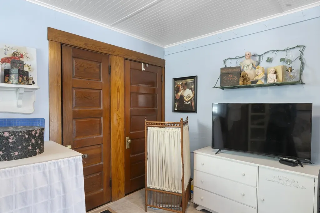 52 Belmont Avenue Brattleboro VT 05301