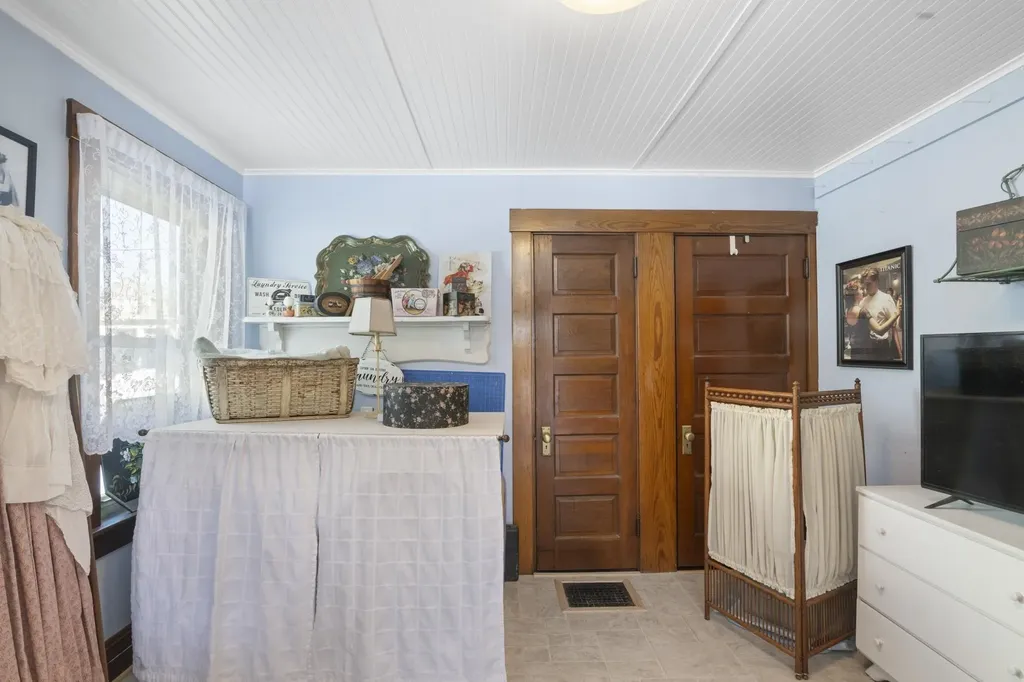 52 Belmont Avenue Brattleboro VT 05301