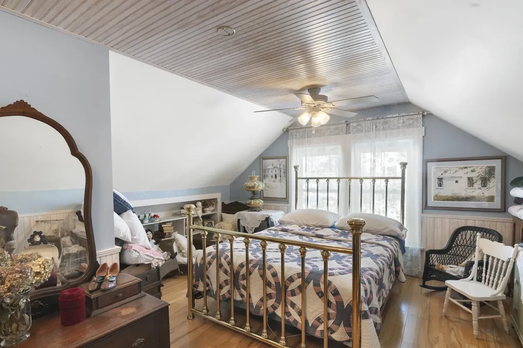 52 Belmont Avenue Brattleboro VT 05301