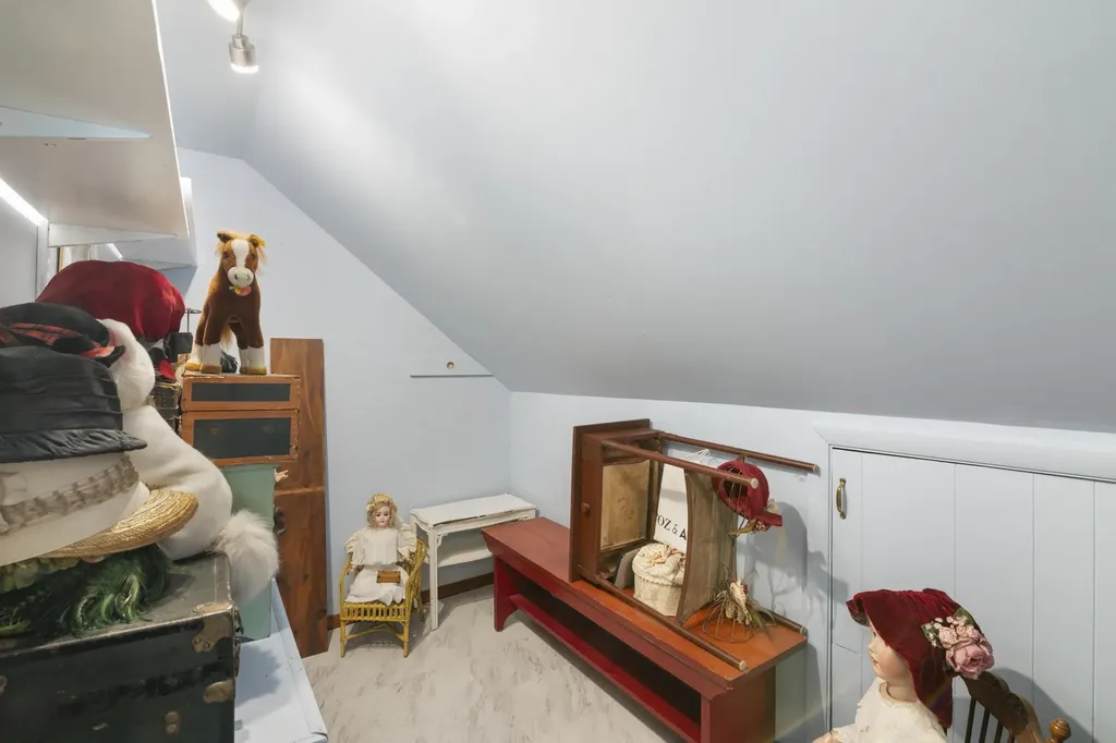 52 Belmont Avenue Brattleboro VT 05301