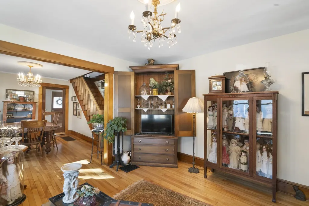 52 Belmont Avenue Brattleboro VT 05301