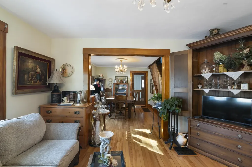 52 Belmont Avenue Brattleboro VT 05301