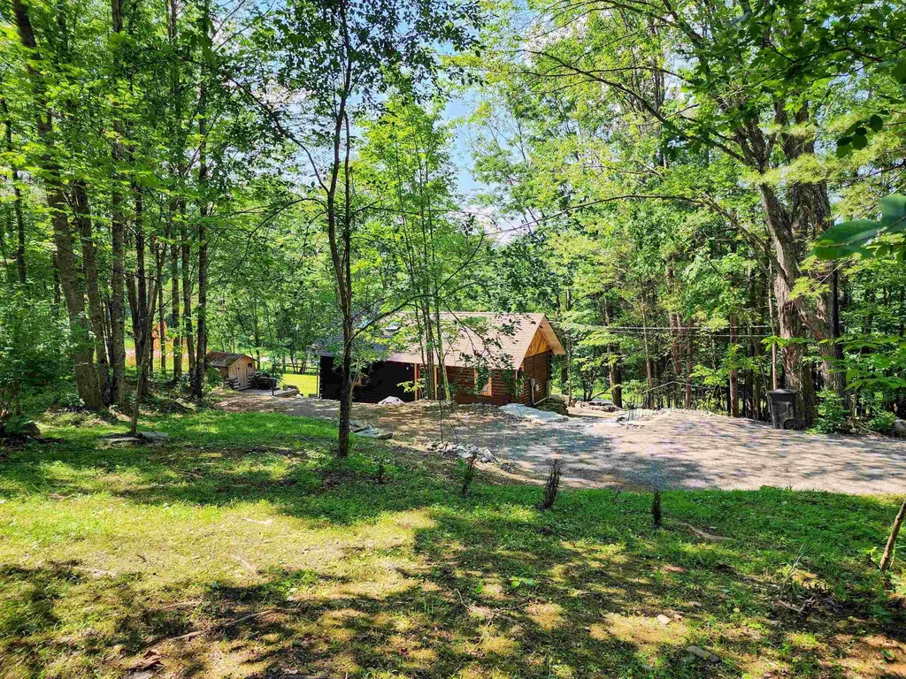 82 Hodge Hill Road Lisbon NH 03585