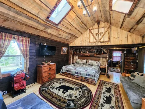 82 Hodge Hill Road Lisbon NH 03585