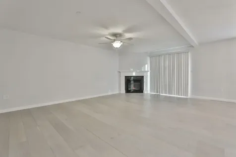22 Centerwood Way Manchester NH 03102