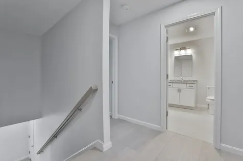 22 Centerwood Way Manchester NH 03102