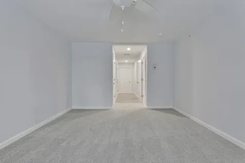 22 Centerwood Way Manchester NH 03102