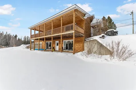 2002 N Main Street Pittsburg NH 03592