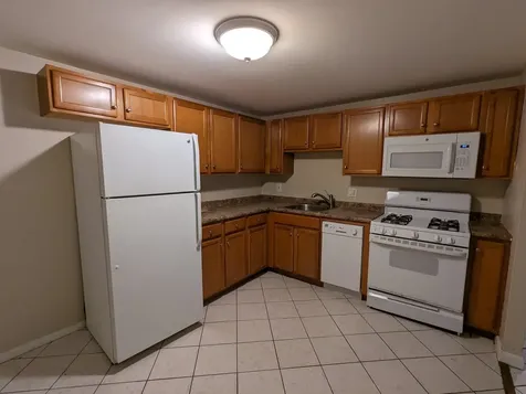 11 Lancelot Court Salem NH 03079
