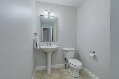 33 Dogwood Lane Newmarket NH 03857