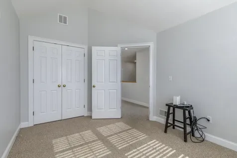 33 Dogwood Lane Newmarket NH 03857
