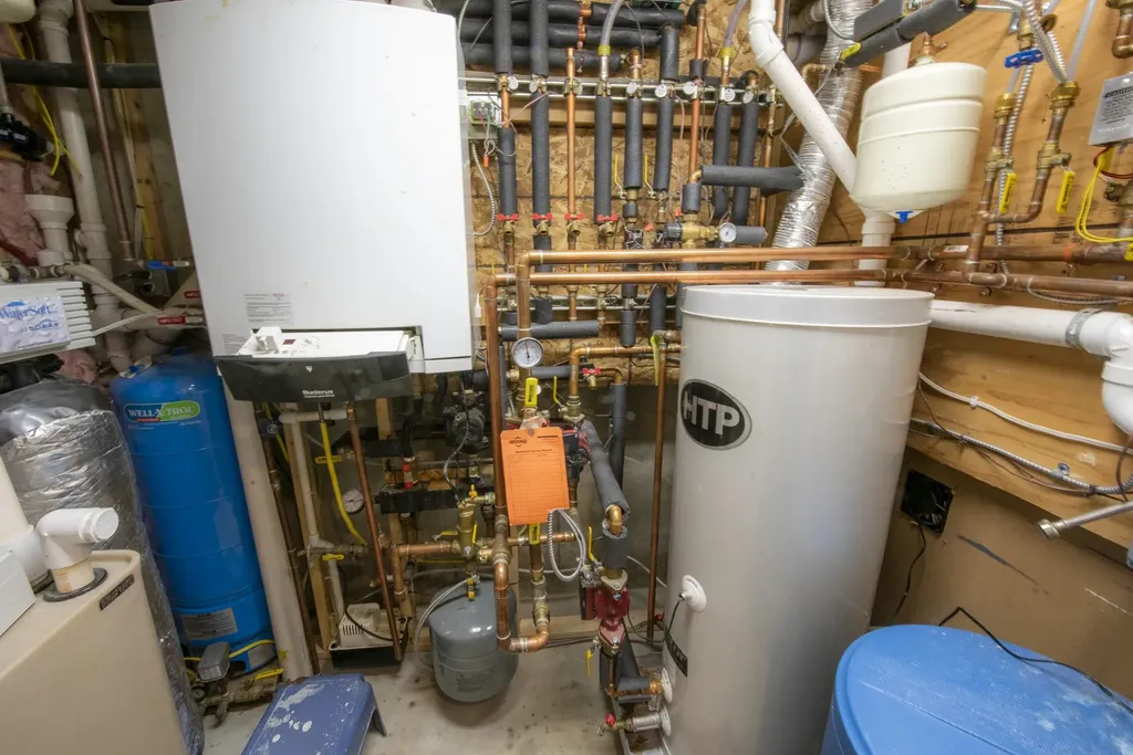 903 Old County Road Cavendish VT 05142