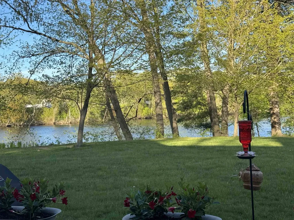 58 Walden Pond Drive Nashua NH 03064