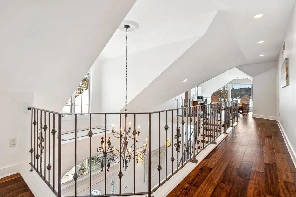 19 Grouse Hollow Road Meredith NH 03253