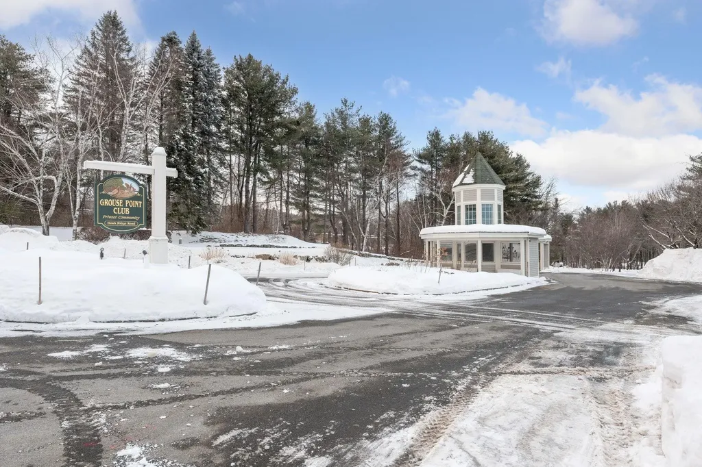 19 Grouse Hollow Road Meredith NH 03253