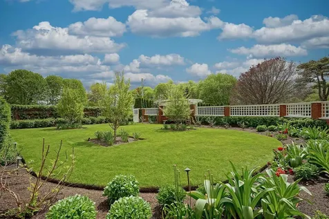 34 Willow Avenue North Hampton NH 03862