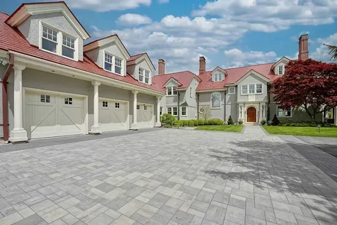 34 Willow Avenue North Hampton NH 03862