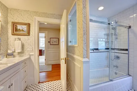 34 Willow Avenue North Hampton NH 03862