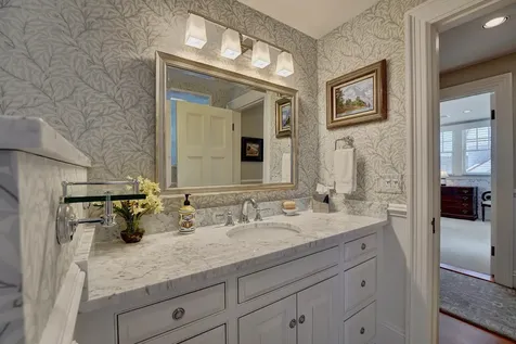 34 Willow Avenue North Hampton NH 03862