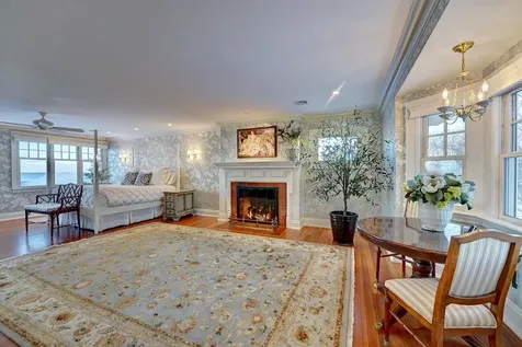 34 Willow Avenue North Hampton NH 03862
