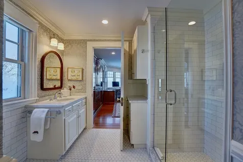 34 Willow Avenue North Hampton NH 03862
