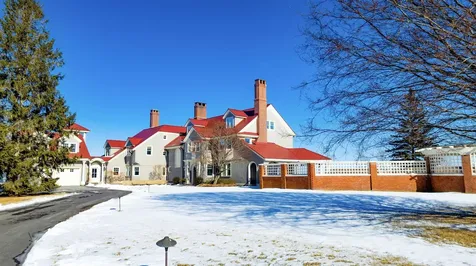 34 Willow Avenue North Hampton NH 03862