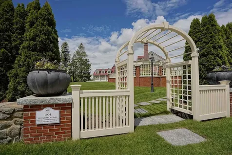 34 Willow Avenue North Hampton NH 03862
