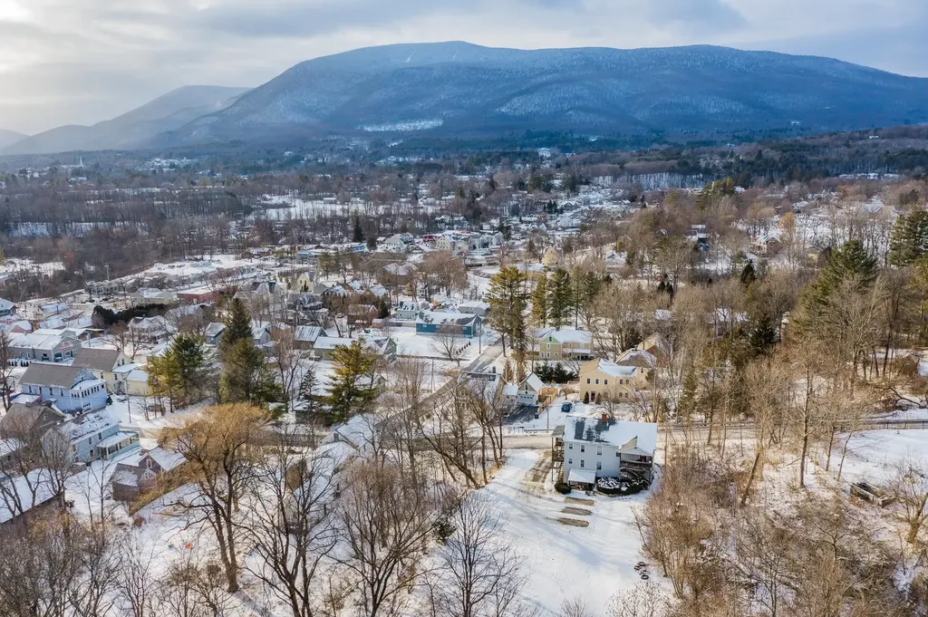 162 Highland Avenue Manchester VT 05255