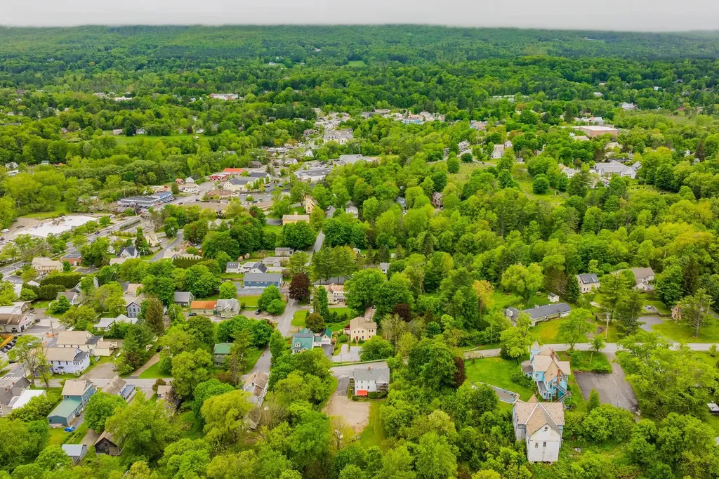 162 Highland Avenue Manchester VT 05255