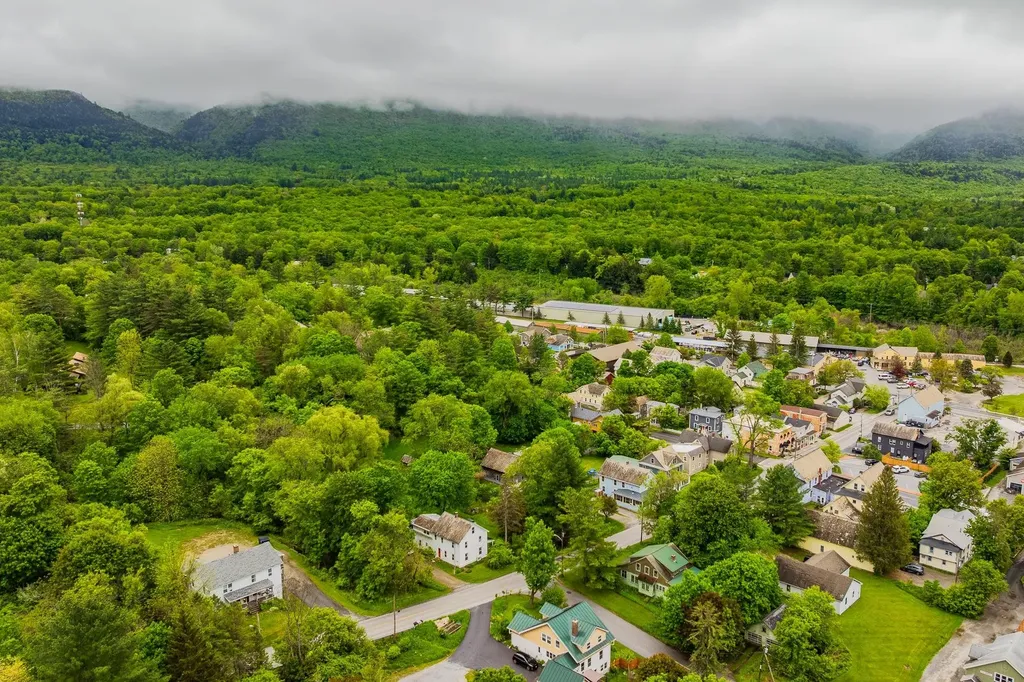 162 Highland Avenue Manchester VT 05255