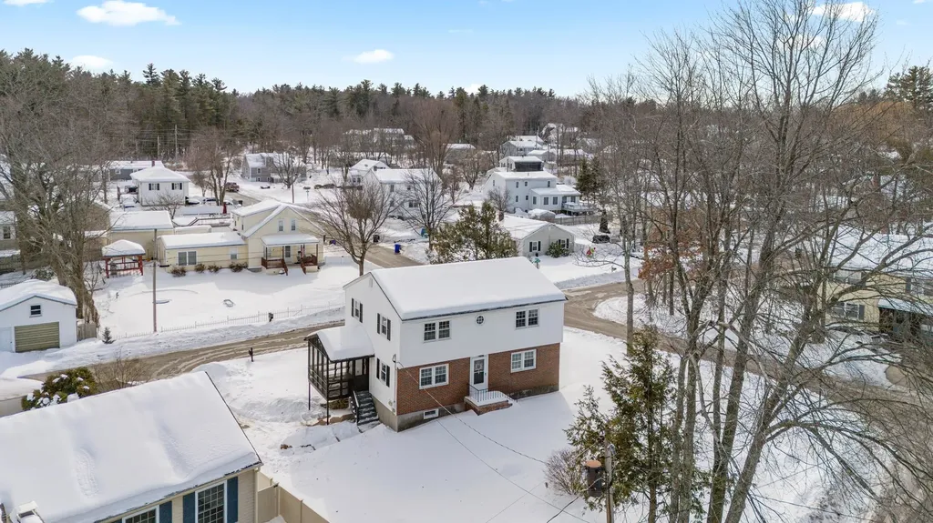 21 Duclos Street Goffstown NH 03045