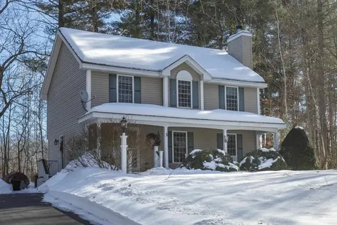 3 Lund Street Litchfield NH 03052